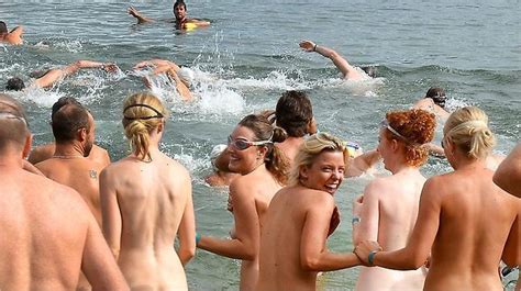 Sunkissed Australian Naturists The Sydney Skinny Nude Ocean Swim