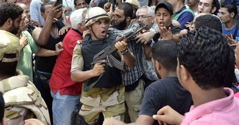 Plus de masque en extérieur plus de couvre feu après ce dimanche. Égypte: Les manifestations se poursuivent, même après le ...