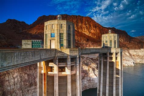 Hoover Dam Intake Towers They Are Four Reinforced Concrete Flickr