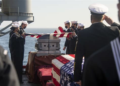 Uss Essex Honors Service Members And Families During Burial At Sea United States Navy News