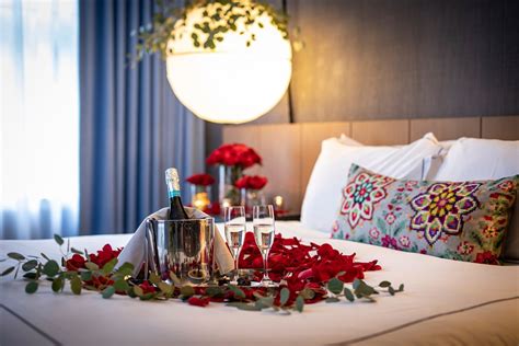 Make Your Valentines Day Extra Romantic With This Chicago Hotels Rose