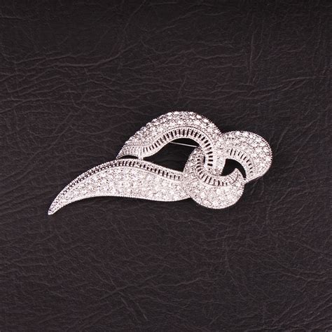 New Fashion Rhinestone Brooches Pin Female Jewelry Brooch Pins Party