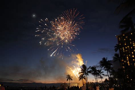 Fireworks At Hilton Hawaiian Village Img4732 Ryoflickr Flickr