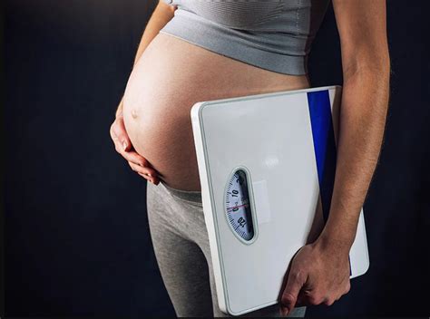 How Much Weight Gain Is Too Much Weight Gain In Pregnancy Mind Mom