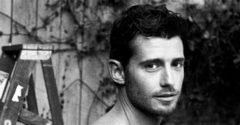 Pretty Little Liars Julian Morris Strips Naked—and We Do Mean Butt