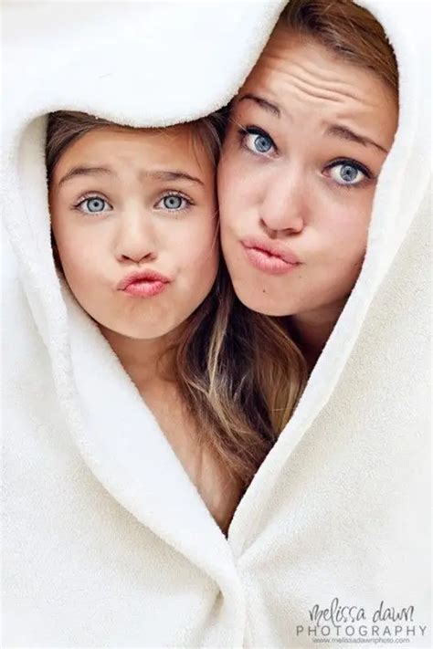 31 Impossibly Sweet Mother Daughter Photo Ideas In 2020 Mother