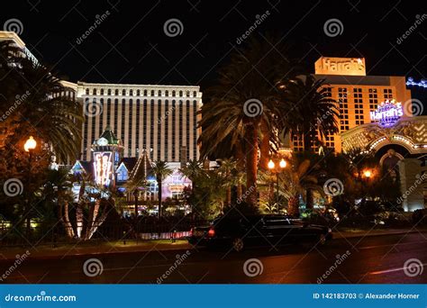 Walking On Las Vegas Strip Editorial Stock Photo Image Of Leisure
