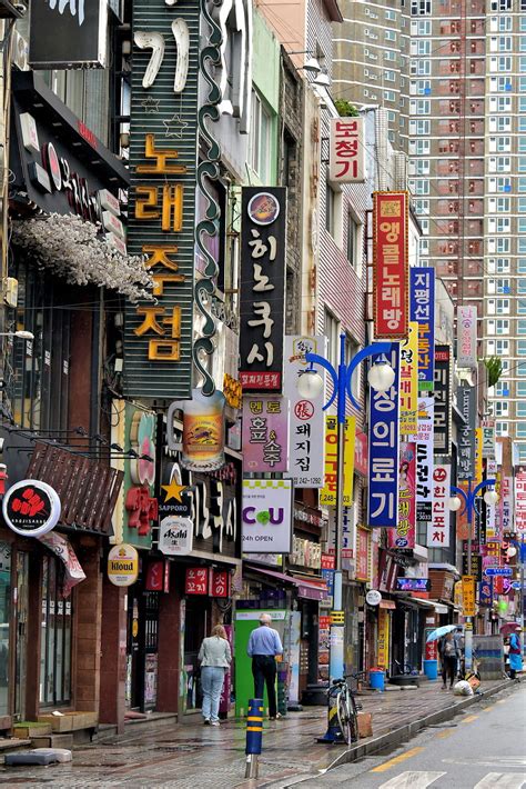 Walking Tour Start In Busan South Korea Encircle Photos