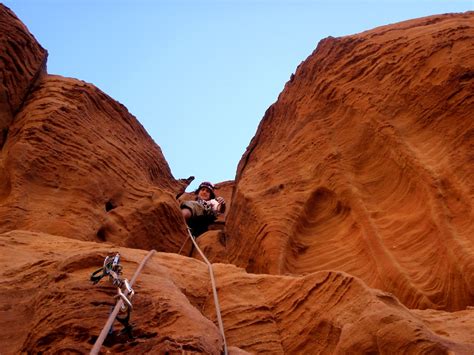 Les villages sportifs se réinventent ! Escalade au Wadi Rum en Jordanie : Chahbit - Escalade ...