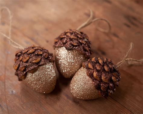 Beautiful Acorn Ornaments With Pine Cones And Glitter Diy Christmas Craft