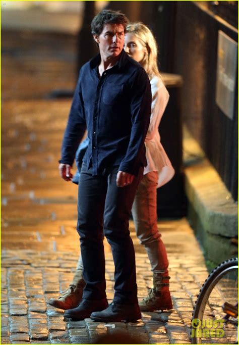 Tom Cruise Spotted On The Mummy Set With Annabelle Wallis Photo