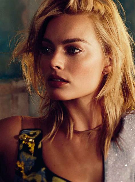Margot Robbie Photoshoot For Vogue Magazine Australia March 2015