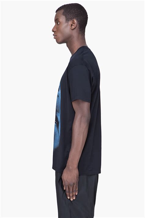 Shop over 910 top givenchy men's shirts and earn cash back from retailers such as cettire, farfetch, and italist and others such as ssense and yoox all in one place. Givenchy Shark Print T-Shirt in Black for Men - Lyst