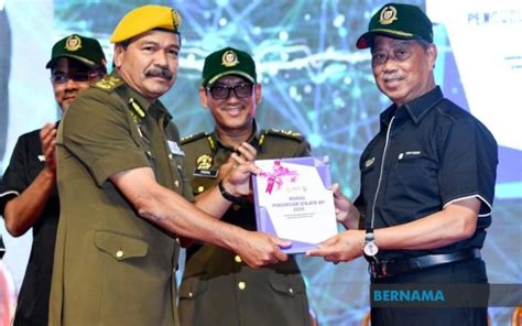 Kesimpulannya, bencana alam sememangnya membawa pelbagai kesan negatif kepada mangsa. Provokasi terhadap anggota Imigresen beri kesan buruk ...
