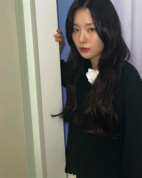 221128 Red Velvet Seulgi Instagram Update Kpopping