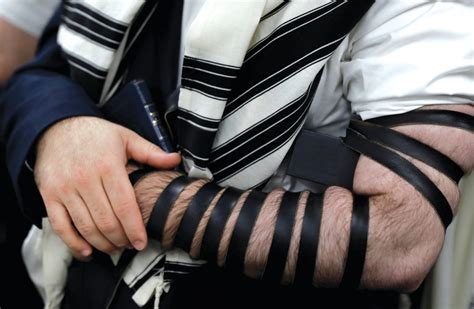 Expanded Cardiovascular Benefits Shown When Wearing Tefillin Study