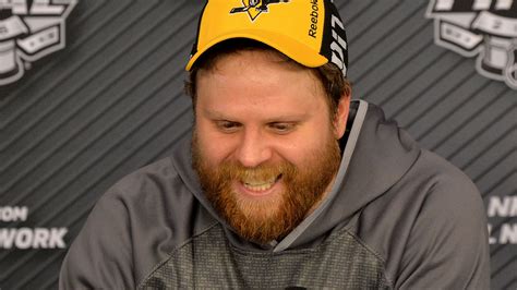 Phil Kessel Has The Worlds Loneliest Home Theater Sporting News Canada