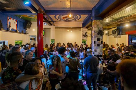 conheça 10 bares que tocam samba ao vivo aos domingos na vila madalena 04 02 2022 bares e