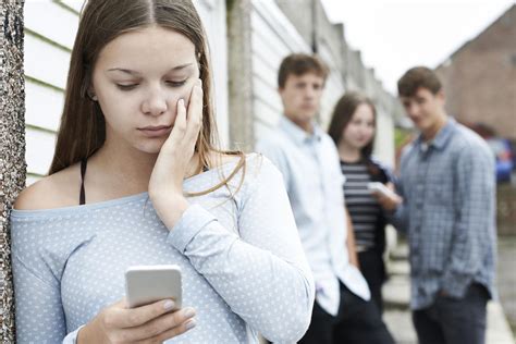 Cyberprzemoc Cyberbullying Cyberstalking Czym Się Objawia I Jakie Są Jej Rodzaje Jak