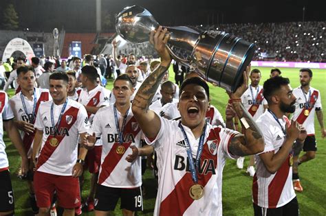 El trofeo de la copa argentina. River Plate se lleva la Copa Argentina | Marca.com