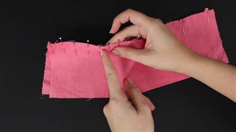 How To Ease 2 Fabric Pieces Together Youtube