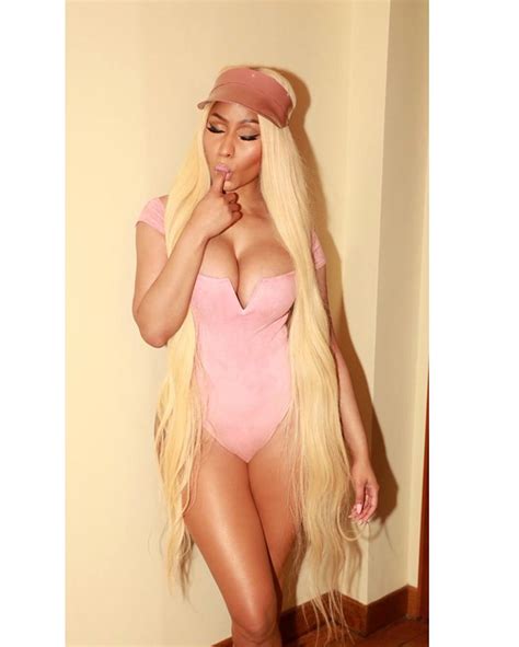 Nicki Minaj Flashes Huge Butt And Drives Crazy Your Anaconda