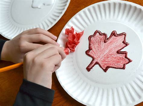 Today, i am sharing a fantastic collection of easy and inexpensive ideas for. Canada Day Wreath Craft for Kids | Play | CBC Parents