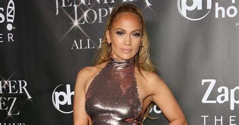 Jennifer Lopezs Hollywood Walk Of Fame Star Vandalized With Graffiti
