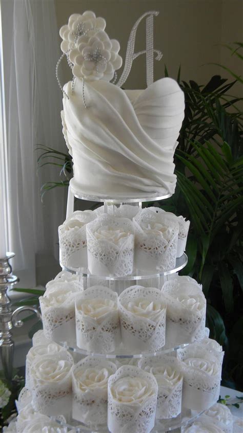 A wedding just wouldn't be right without a wedding cake. Evolution of Wedding Cakes | EventFinesse
