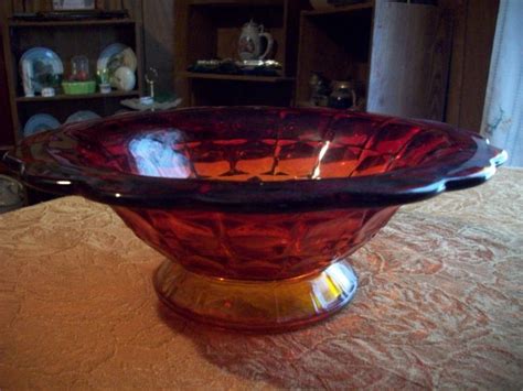 Beautiful Vintage Amberina Pedestal Glass Bowl