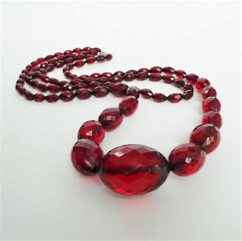 Beryl Lane Vintage Art Deco C1930 Faceted Red Cherry Bakelite Beaded