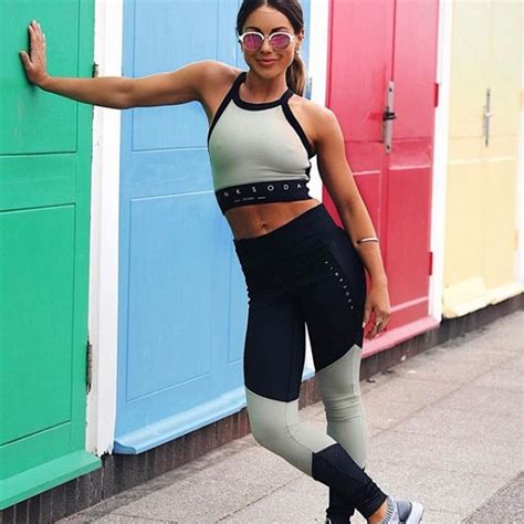 Louise Thompson Flaunts Her Toned Abs Photosimagesgallery 65763