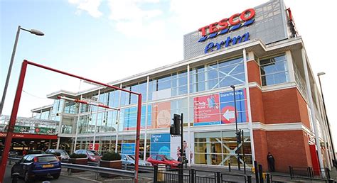 Tesco shops remain open during the coronavirus pandemic but there are rules in place for shoppers.supermarkets are classed as essential for stores that aren't open 24 hours, opening times are typically 6am or 7am until 10pm or 11pm. Oldham News | Main News | Coronavirus: Tesco cuts opening ...