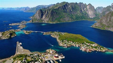 Reine, Norway | Favorite Tourist Places