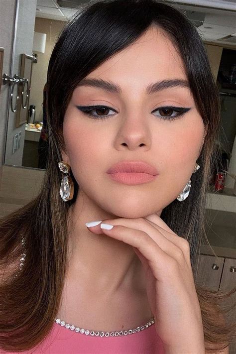 The 13 Polish Behind Selena Gomez S Rolling Stone Nails Smokey Eye