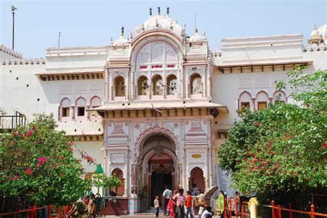 Ram Raja Mandir Orchha Rva Temples