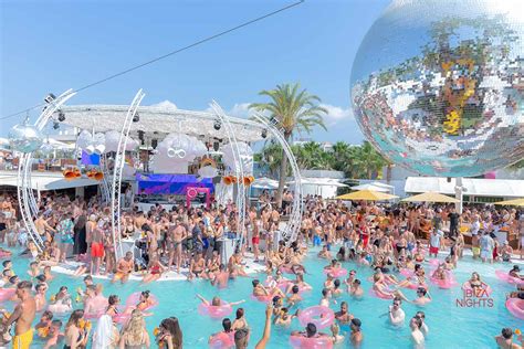 O Beach Ibiza Los reyes de la pool party suben el telón Ibiza Nights la guía de la fiesta
