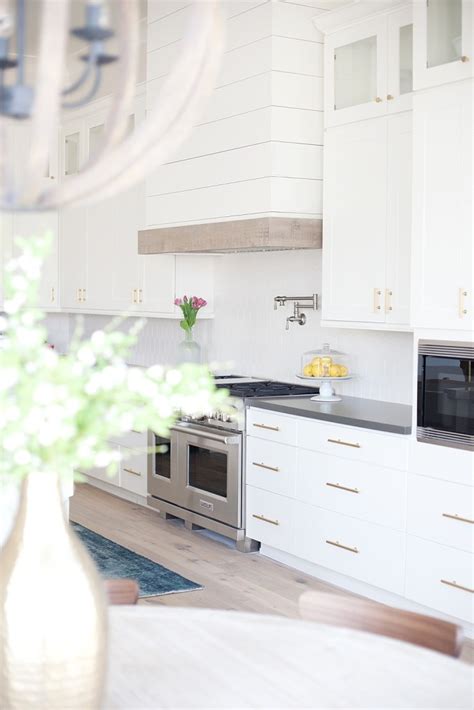 Native trails copper range hood. 7 Good Looking Range Hoods - Trim Details | COCOCOZY