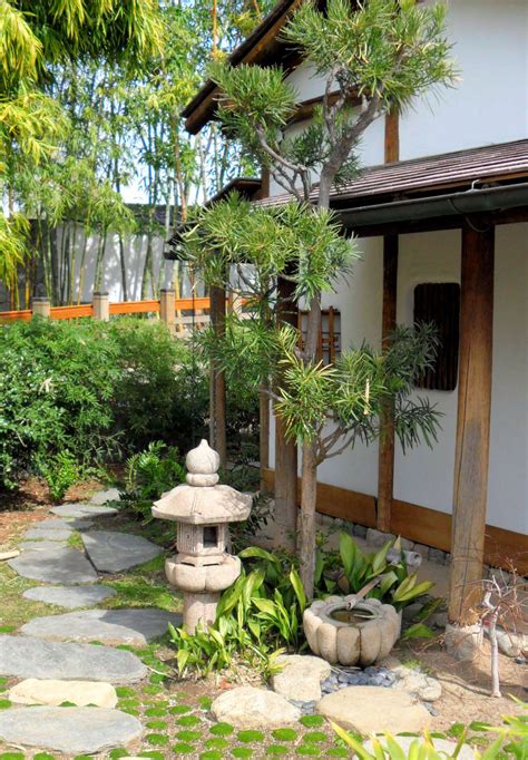 Fresh diy backyard ideas inspiring and simple water fountain. Lawn And Garden Decor With Proper Landscape Design - Useful Garden Ideas and Tips | Japanese ...