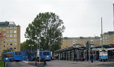 Marklandsgatan är en av de större knutpunkterna för lokaltrafiken i göteborg. Marklandsgatan - Wikipedia