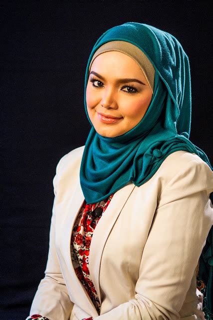 Siti nurhaliza — falling in love 03:03. Tahniah Dato Siti Nurhaliza Hamil Dua Bulan - Ainul Mustafa