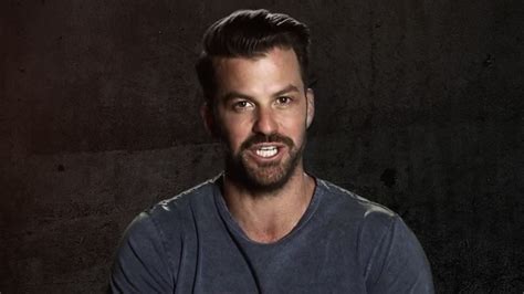 The Challenge Cast Members And Fans React To Johnny Bananas Thirsty