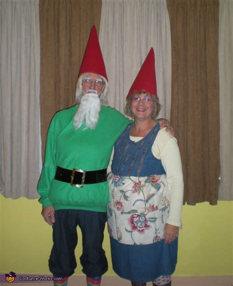 Gnomes Halloween Costume Idea For Couples Coolest Diy Costumes