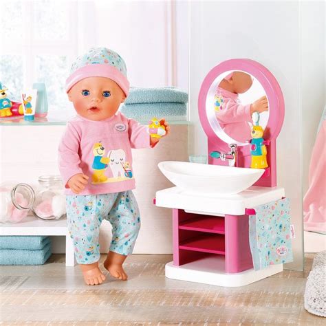 She didn't bother with the interactive stuff to be honest. BABY born Bath Waschtisch | BABY born