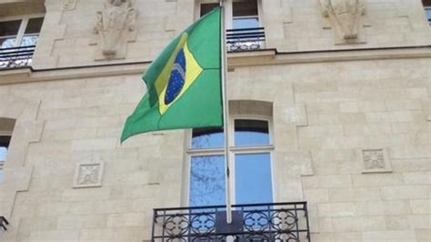 Funcionários De Consulados Do Brasil Entram Em Greve