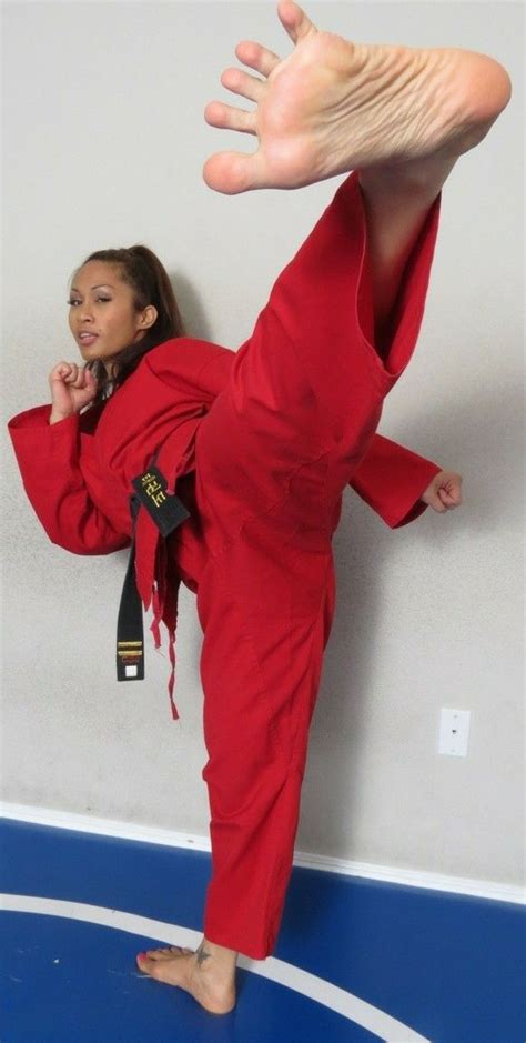 Pin By Scott Bledsoe On Karate Girls Feet Women Karate Martial Arts