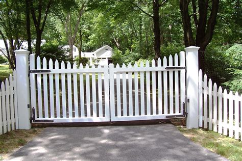 Hoover fence company offers the finest gates available in the fence, gate, and automated gate industry. Automated white wood picket gate | Picket fence gate, Wood ...