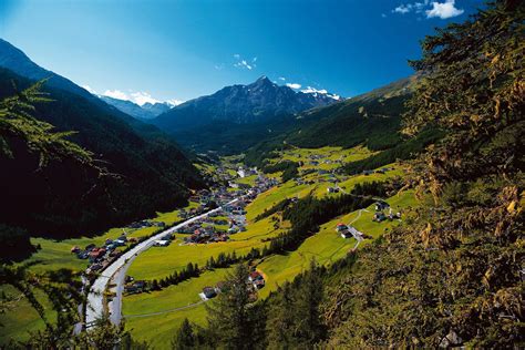 467 km2 (180 sq mi), it is the largest municipality in the country. Appartement Sölden | TUI