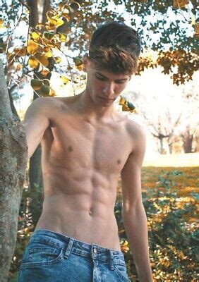 Shirtless Male Smooth Babe College Hunk Handsome Lean Guy Fall PHOTO