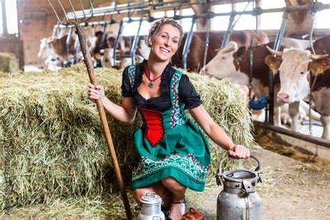 sexy bäuerin im kuhstall stock foto adobe stock